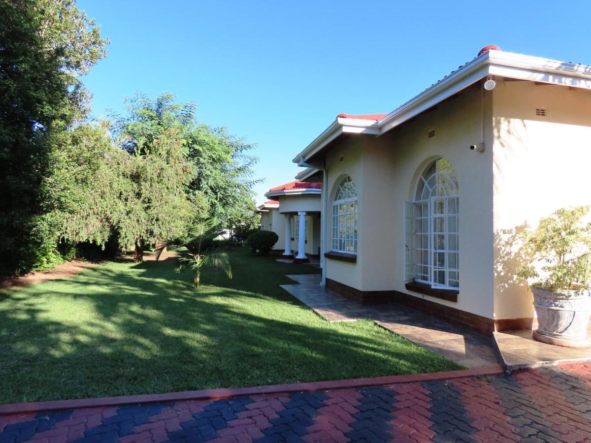 Art Lodges Harare Esterno foto